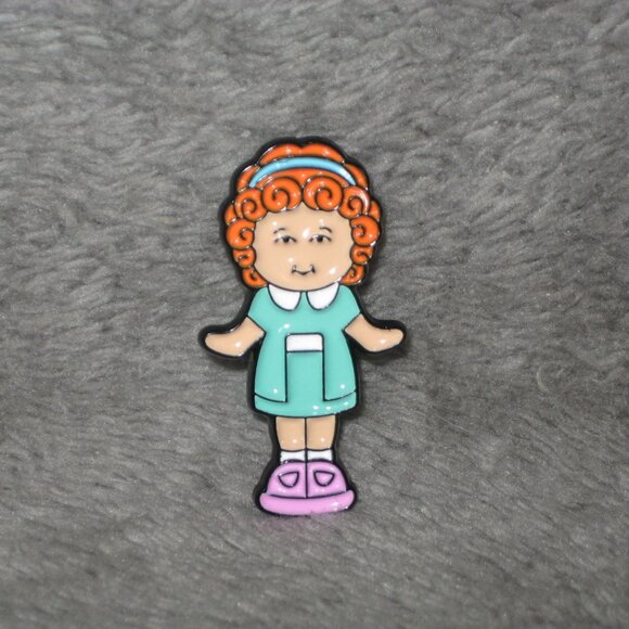 Polly Pocket Doll Redhead Metal Enamel Pin 25103A2 - Picture 1 of 6